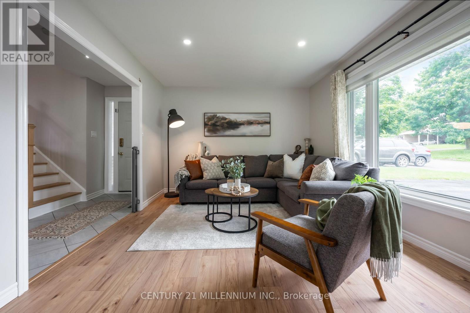 33 Caledonia Road, Orangeville, Ontario  L9W 2V2 - Photo 3 - W12283618