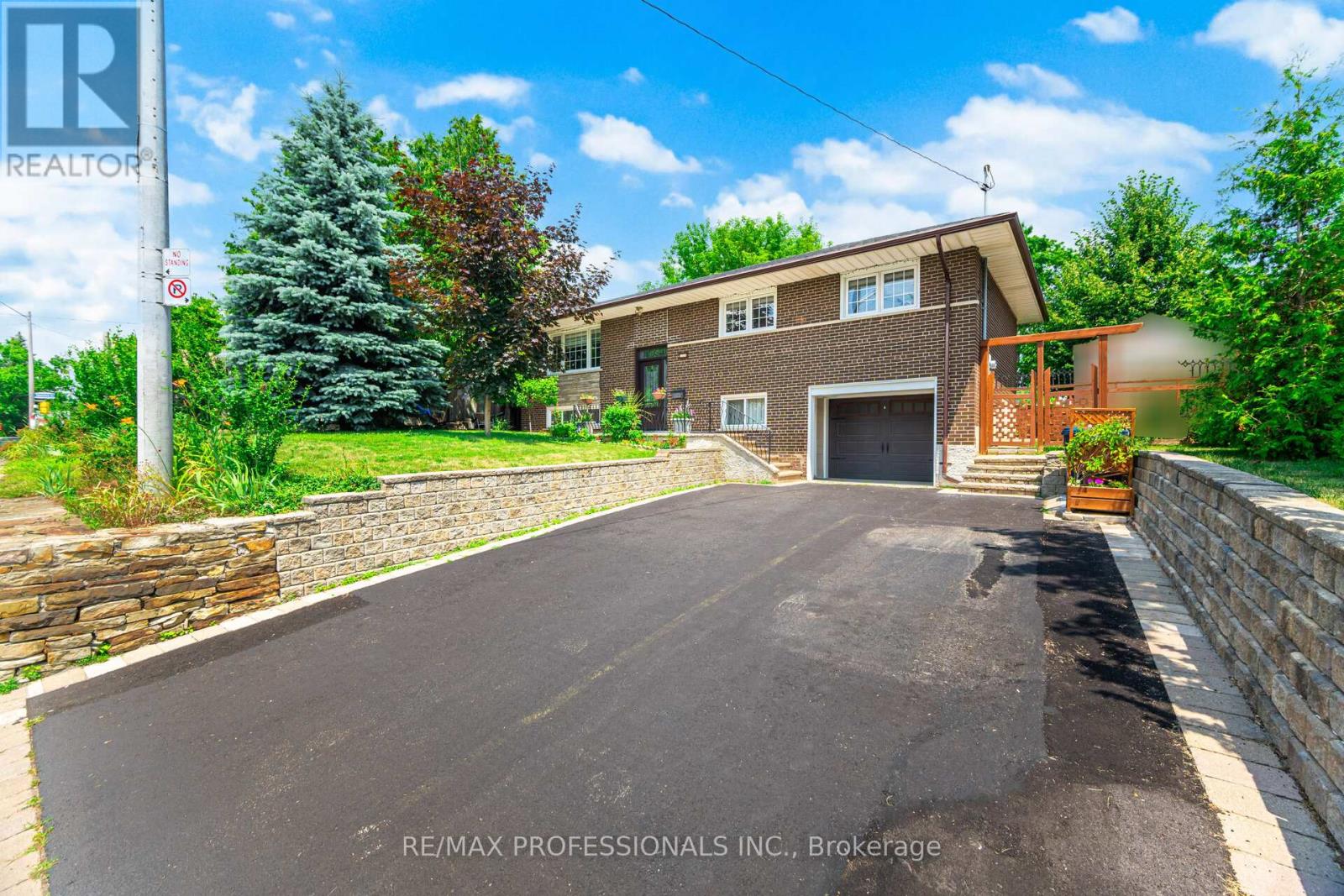 Property at 1549 ROYAL YORK ROAD image 2