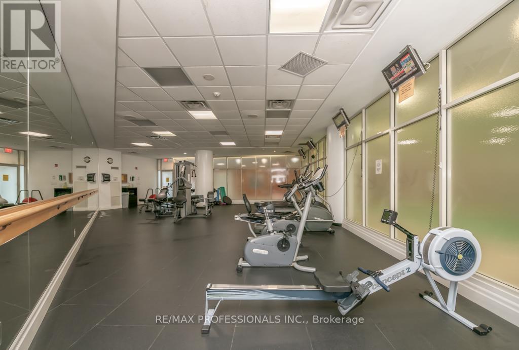 512 - 15 Windermere Avenue, Toronto, Ontario  M6G 5A2 - Photo 20 - W12283629