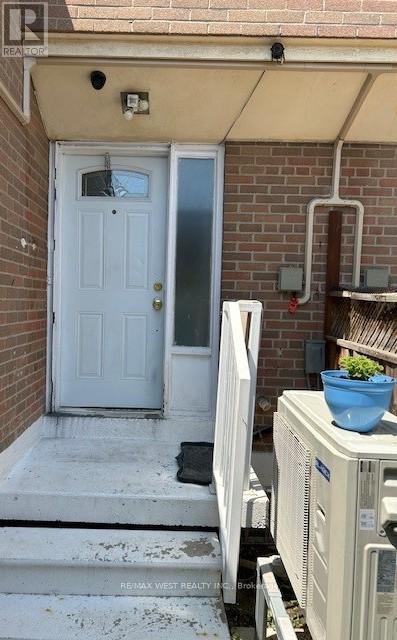 161 - 252 John Garland Boulevard, Toronto (West Humber-Clairville), Ontario  M9V 1N8 - Photo 1 - W12283651
