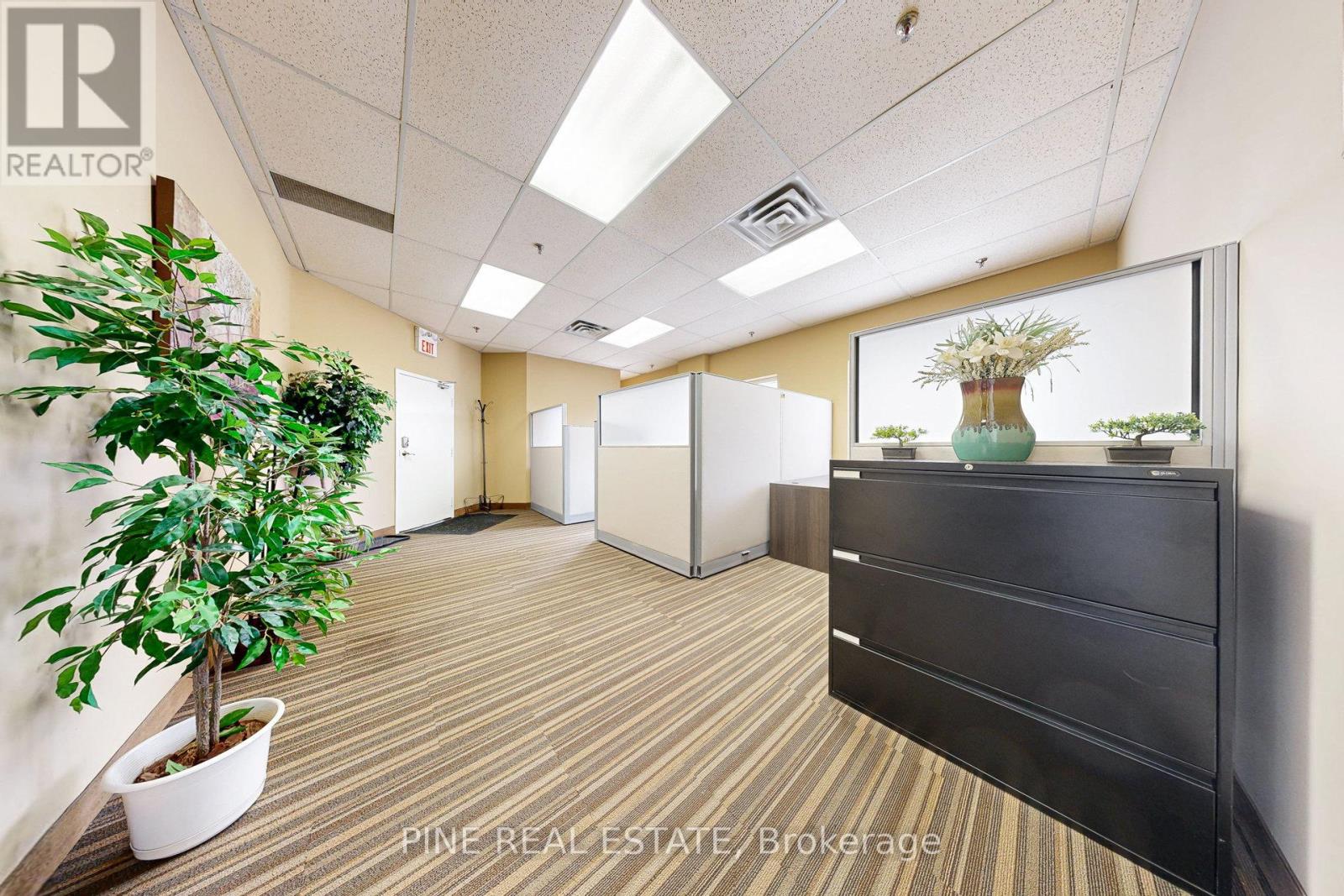 9 - 61 Advance Road, Toronto, Ontario  M8Z 2S6 - Photo 4 - W12283671