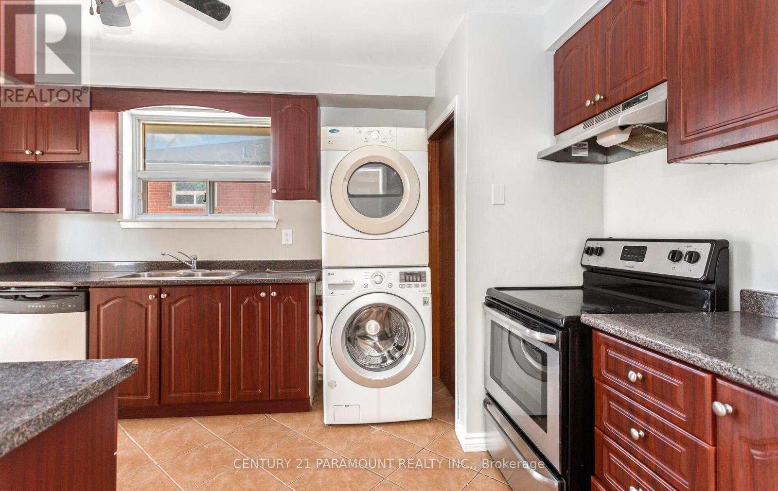 Property at 39 ALOMA CRESCENT image 3