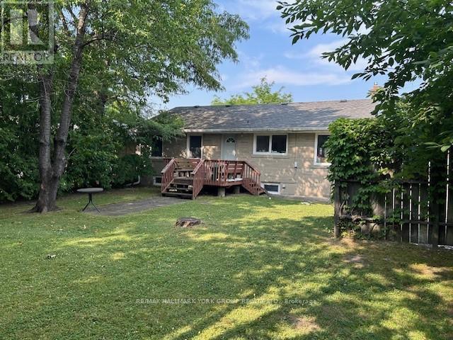 39 Parkside Drive, Newmarket (Central Newmarket), Ontario  L3Y 4R7 - Photo 3 - N12283521