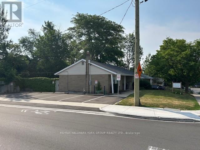 39 Parkside Drive, Newmarket (Central Newmarket), Ontario  L3Y 4R7 - Photo 1 - N12283521
