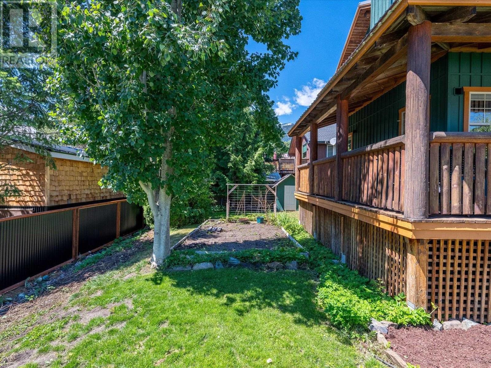 1474 Hemlock Street, Pemberton, British Columbia  V0N 2L1 - Photo 38 - R3026500
