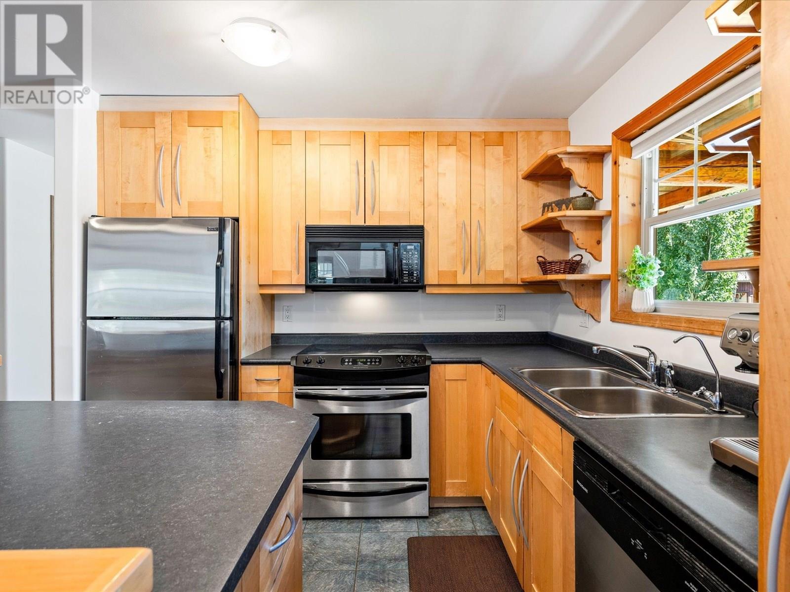 1474 Hemlock Street, Pemberton, British Columbia  V0N 2L1 - Photo 8 - R3026500