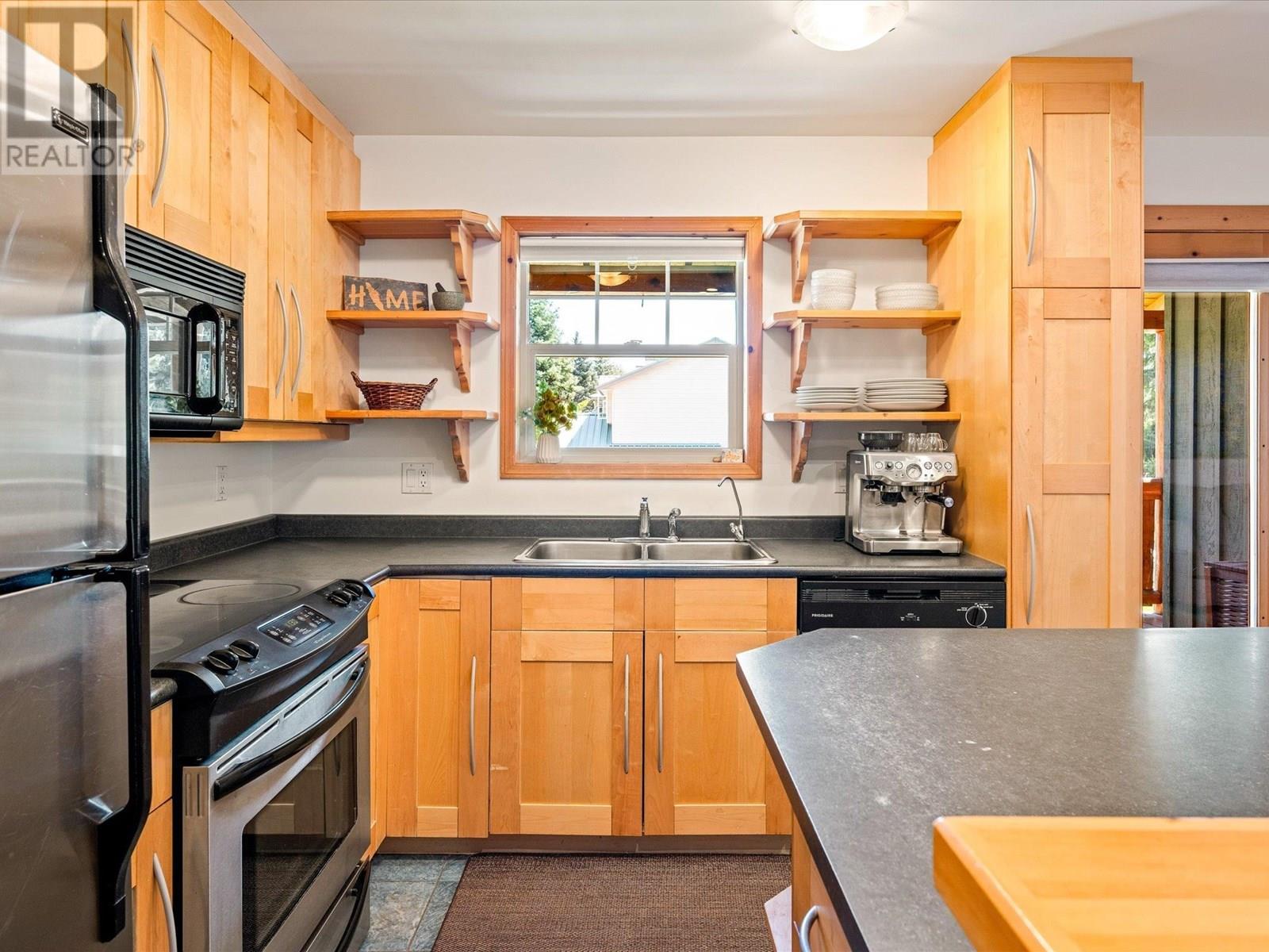 1474 Hemlock Street, Pemberton, British Columbia  V0N 2L1 - Photo 9 - R3026500