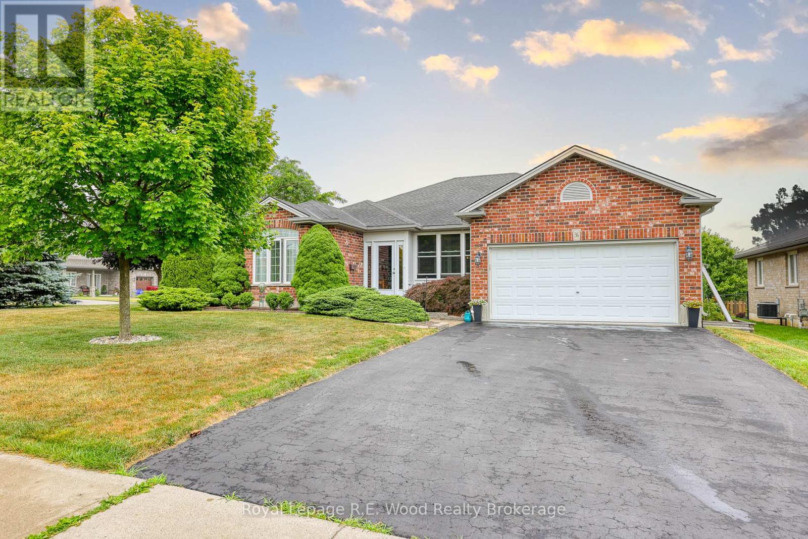 36 Morning Glory Drive, Tillsonburg photo number 2 36 Morning Glory Drive, Tillsonburg photo number 2