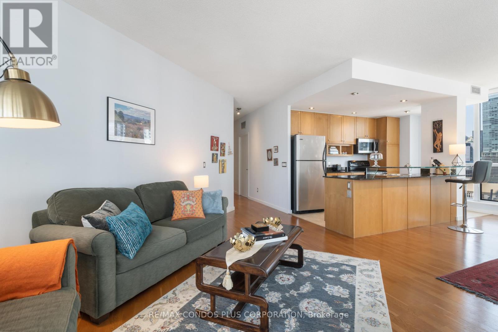 2302 - 218 Queens Quay W, Toronto (Waterfront Communities), Ontario  M5J 2Y6 - Photo 14 - C12283747