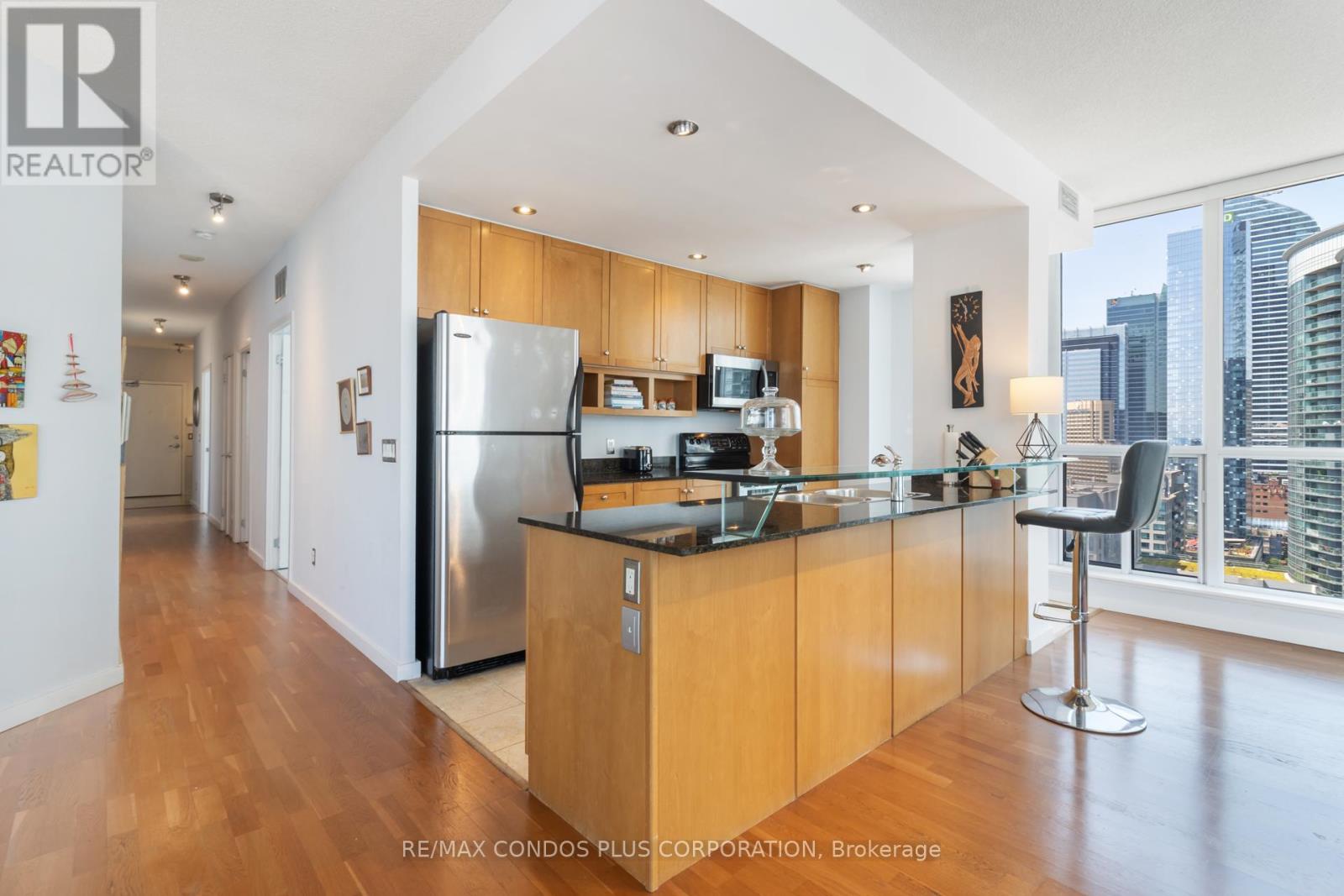 2302 - 218 Queens Quay W, Toronto (Waterfront Communities), Ontario  M5J 2Y6 - Photo 18 - C12283747