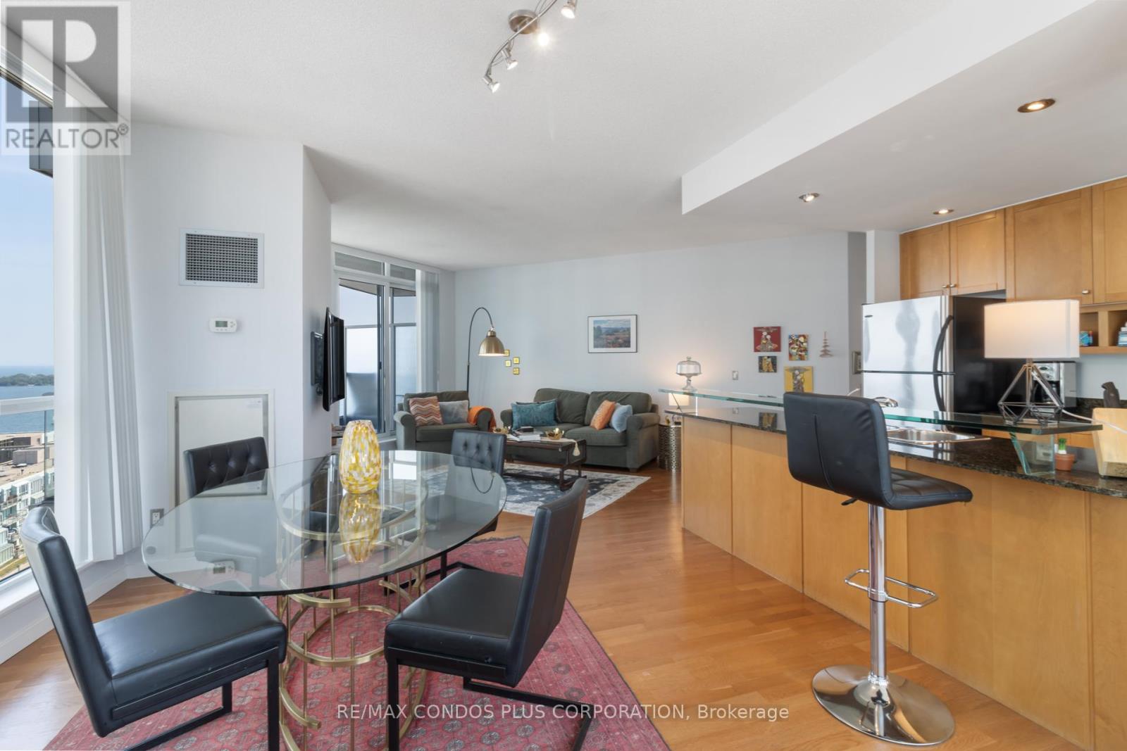 2302 - 218 Queens Quay W, Toronto (Waterfront Communities), Ontario  M5J 2Y6 - Photo 24 - C12283747