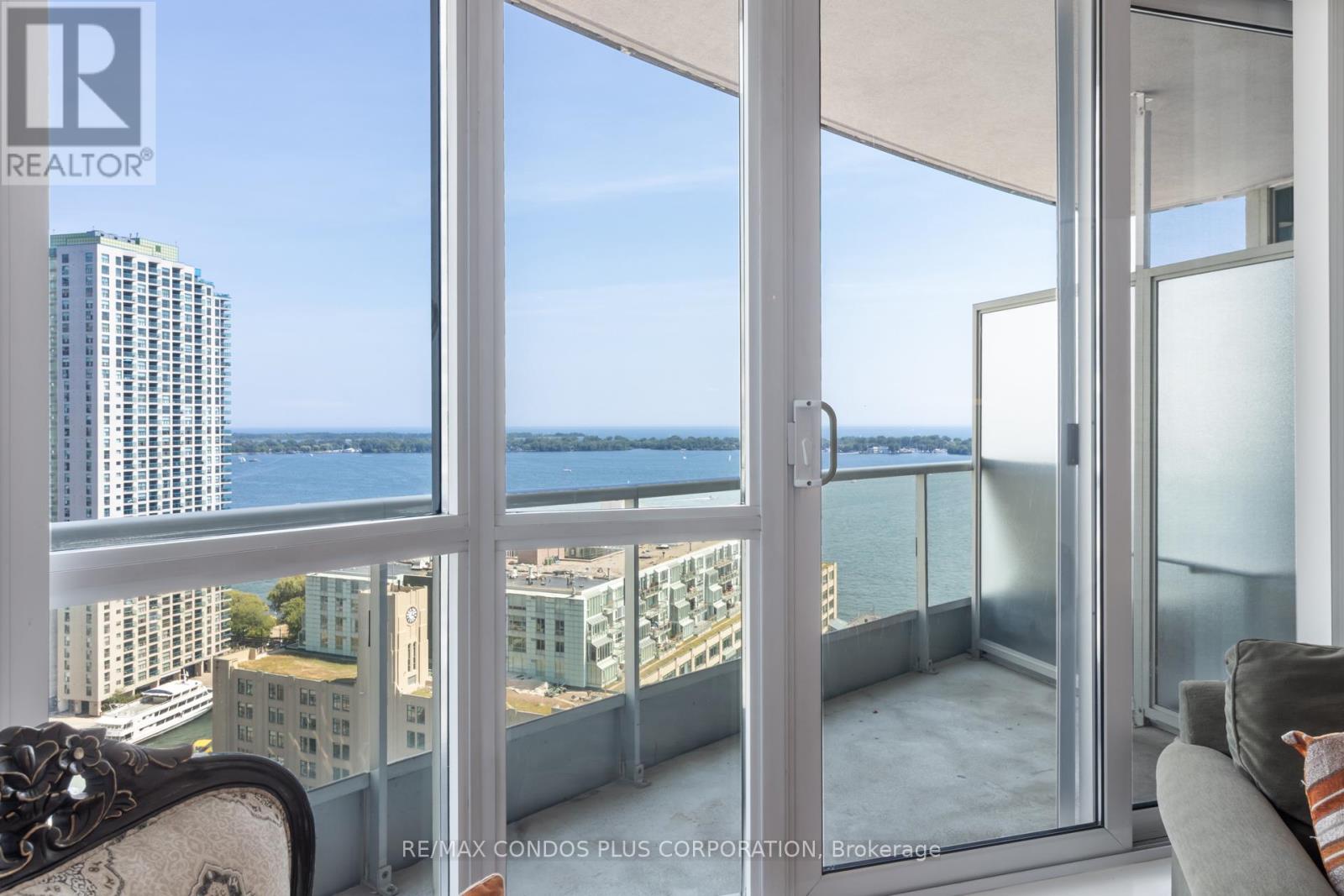 2302 - 218 Queens Quay W, Toronto (Waterfront Communities), Ontario  M5J 2Y6 - Photo 26 - C12283747