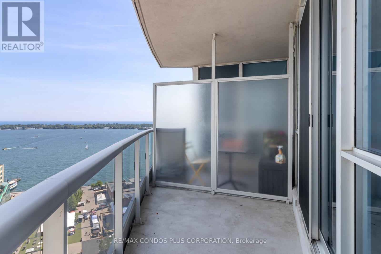 2302 - 218 Queens Quay W, Toronto (Waterfront Communities), Ontario  M5J 2Y6 - Photo 28 - C12283747