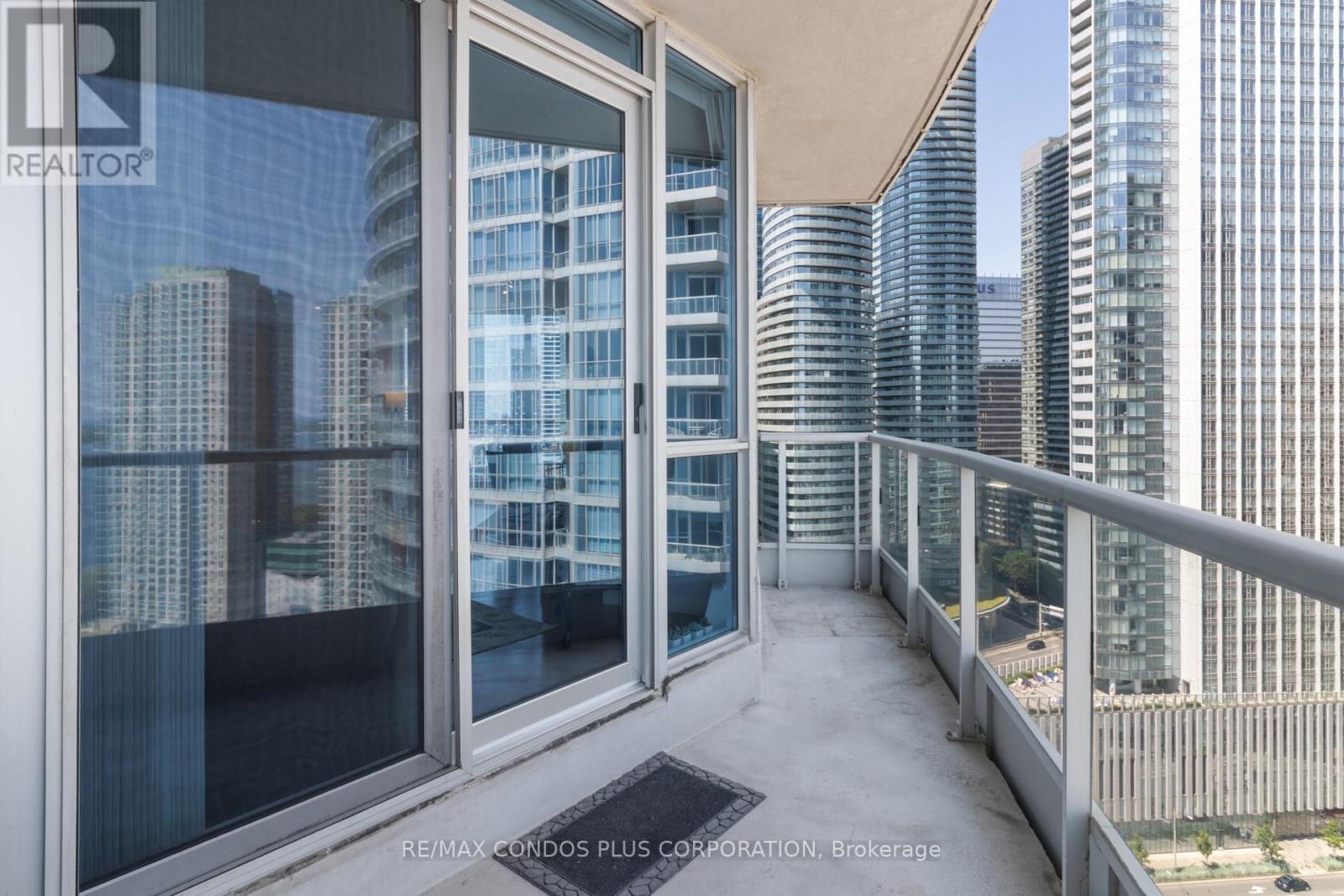 2302 - 218 Queens Quay W, Toronto (Waterfront Communities), Ontario  M5J 2Y6 - Photo 29 - C12283747