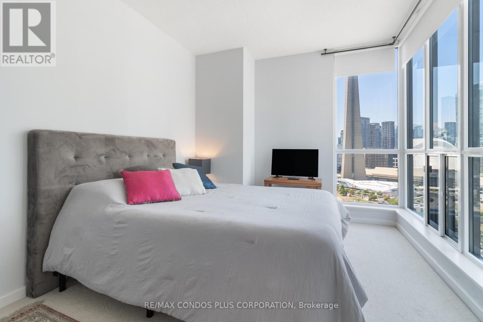 2302 - 218 Queens Quay W, Toronto (Waterfront Communities), Ontario  M5J 2Y6 - Photo 31 - C12283747