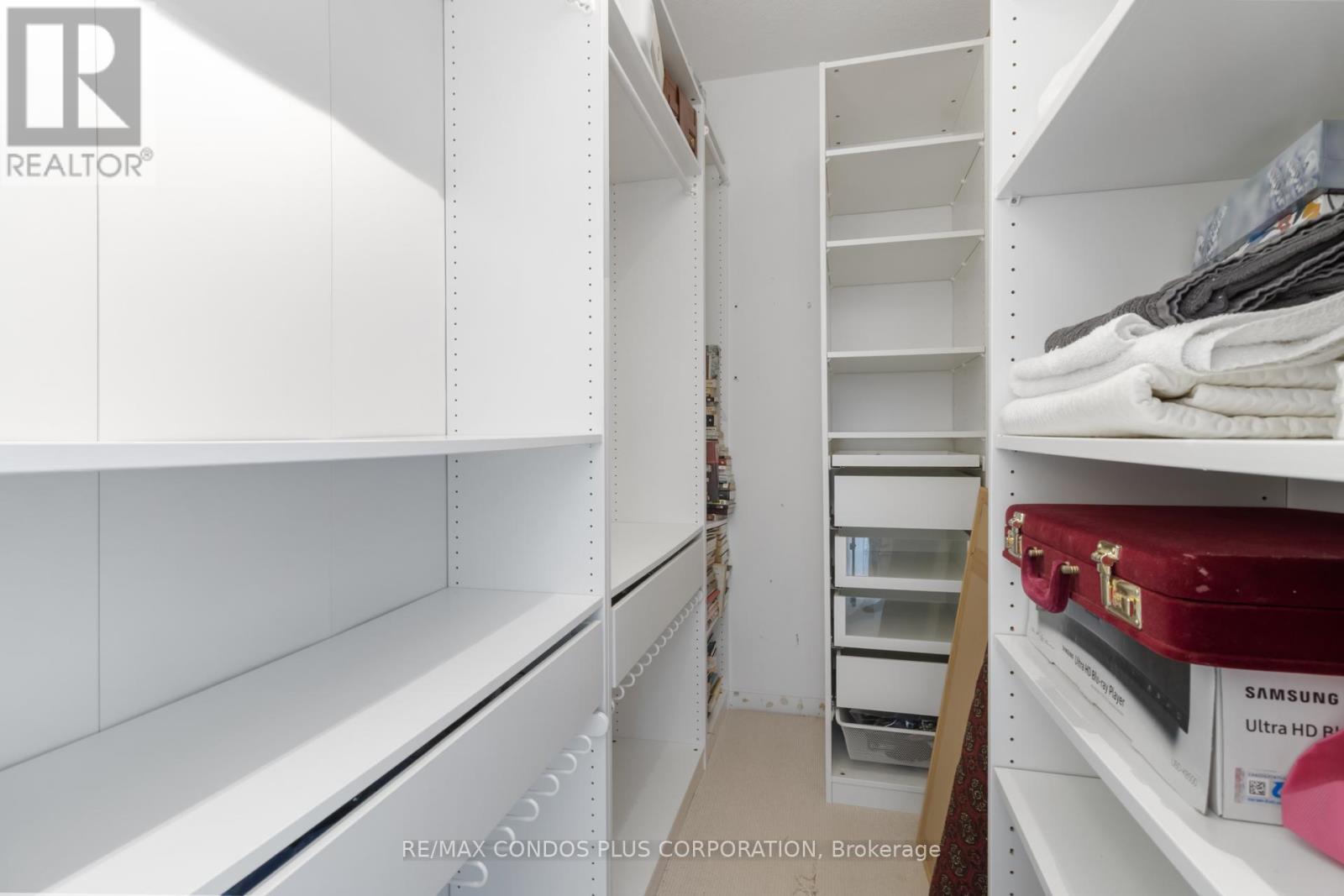 2302 - 218 Queens Quay W, Toronto (Waterfront Communities), Ontario  M5J 2Y6 - Photo 34 - C12283747