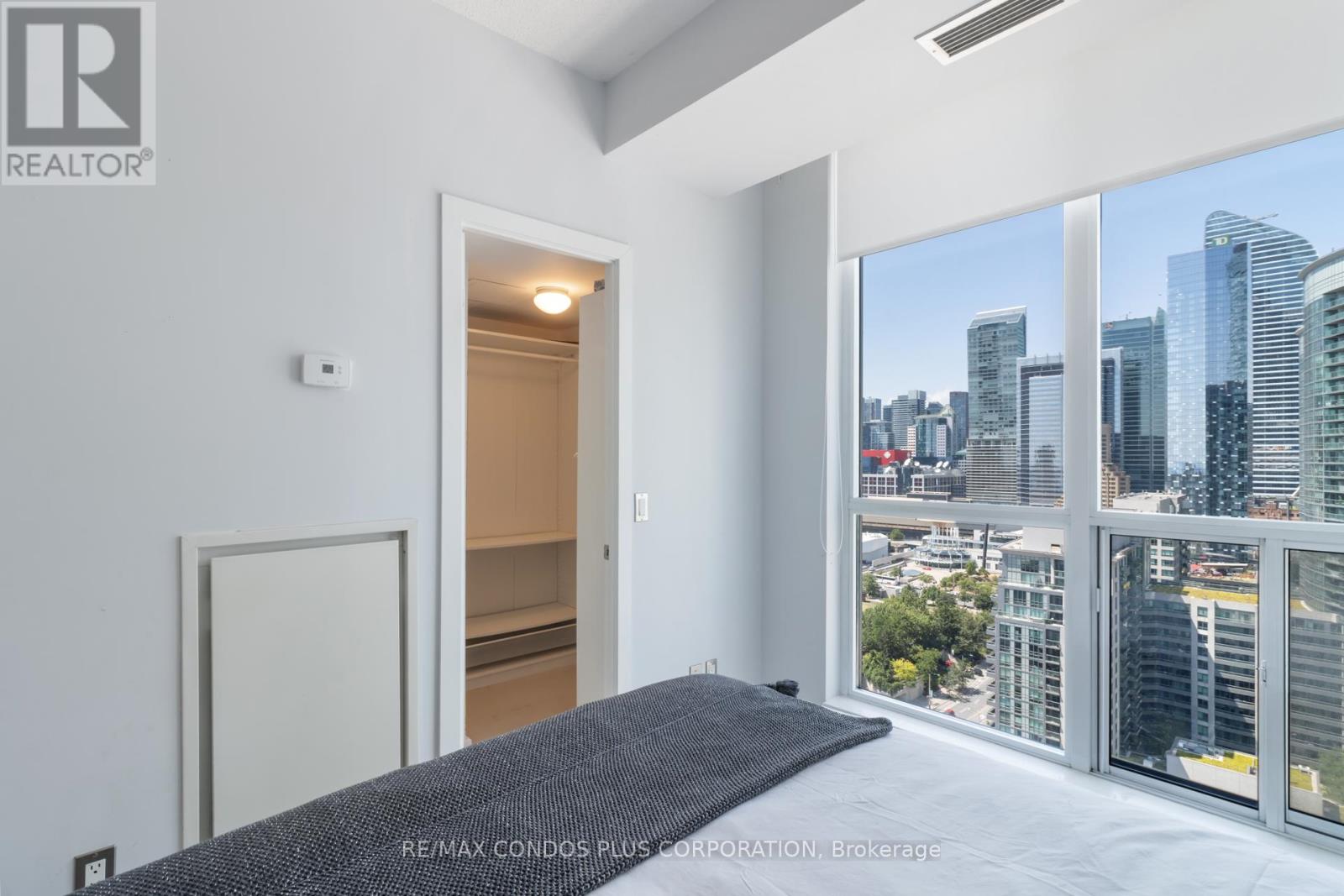 2302 - 218 Queens Quay W, Toronto (Waterfront Communities), Ontario  M5J 2Y6 - Photo 39 - C12283747