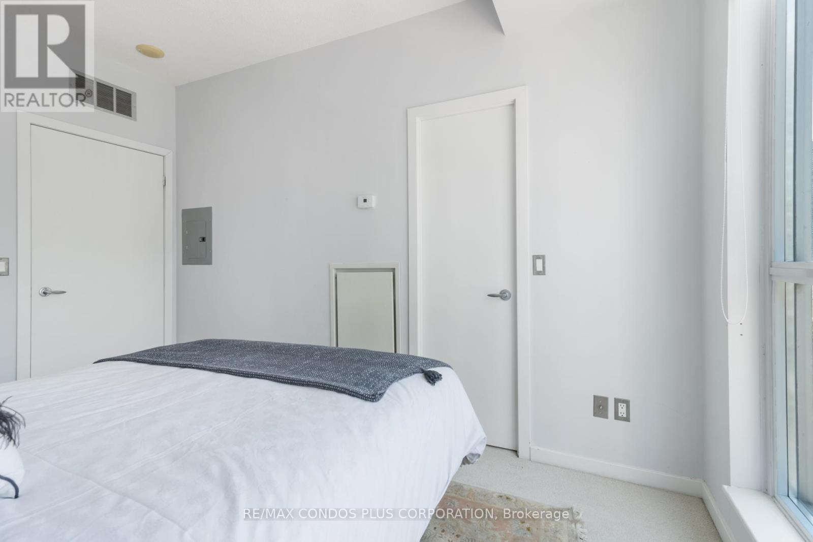 2302 - 218 Queens Quay W, Toronto (Waterfront Communities), Ontario  M5J 2Y6 - Photo 40 - C12283747