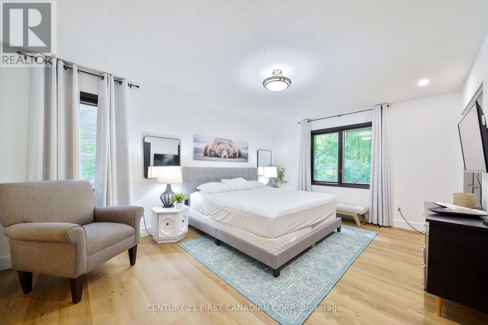 10285 Pines Parkway, Lambton Shores (Grand Bend), Ontario  N0M 1T0 - Photo 16 - X12283905