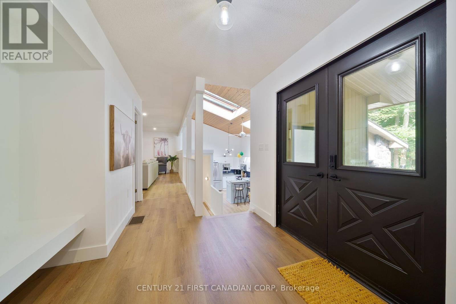 10285 Pines Parkway, Lambton Shores (Grand Bend), Ontario  N0M 1T0 - Photo 3 - X12283905
