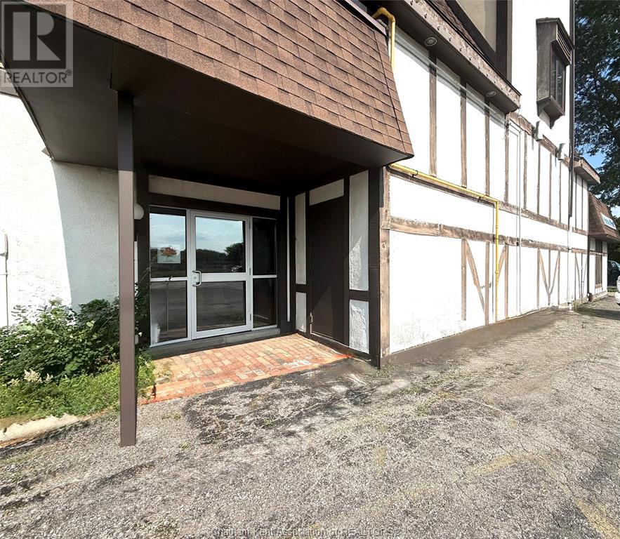 35 Thames Street, Chatham, Ontario  N7L 1S3 - Photo 2 - 25017850