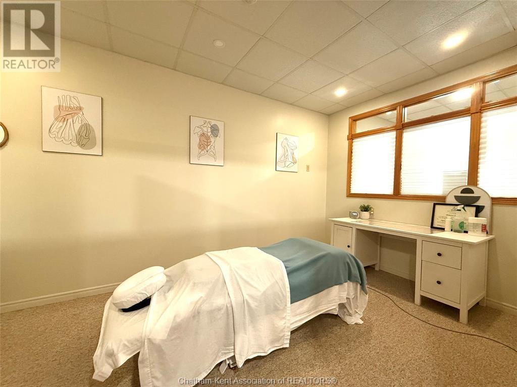 35 Thames Street, Chatham, Ontario  N7L 1S3 - Photo 9 - 25017850