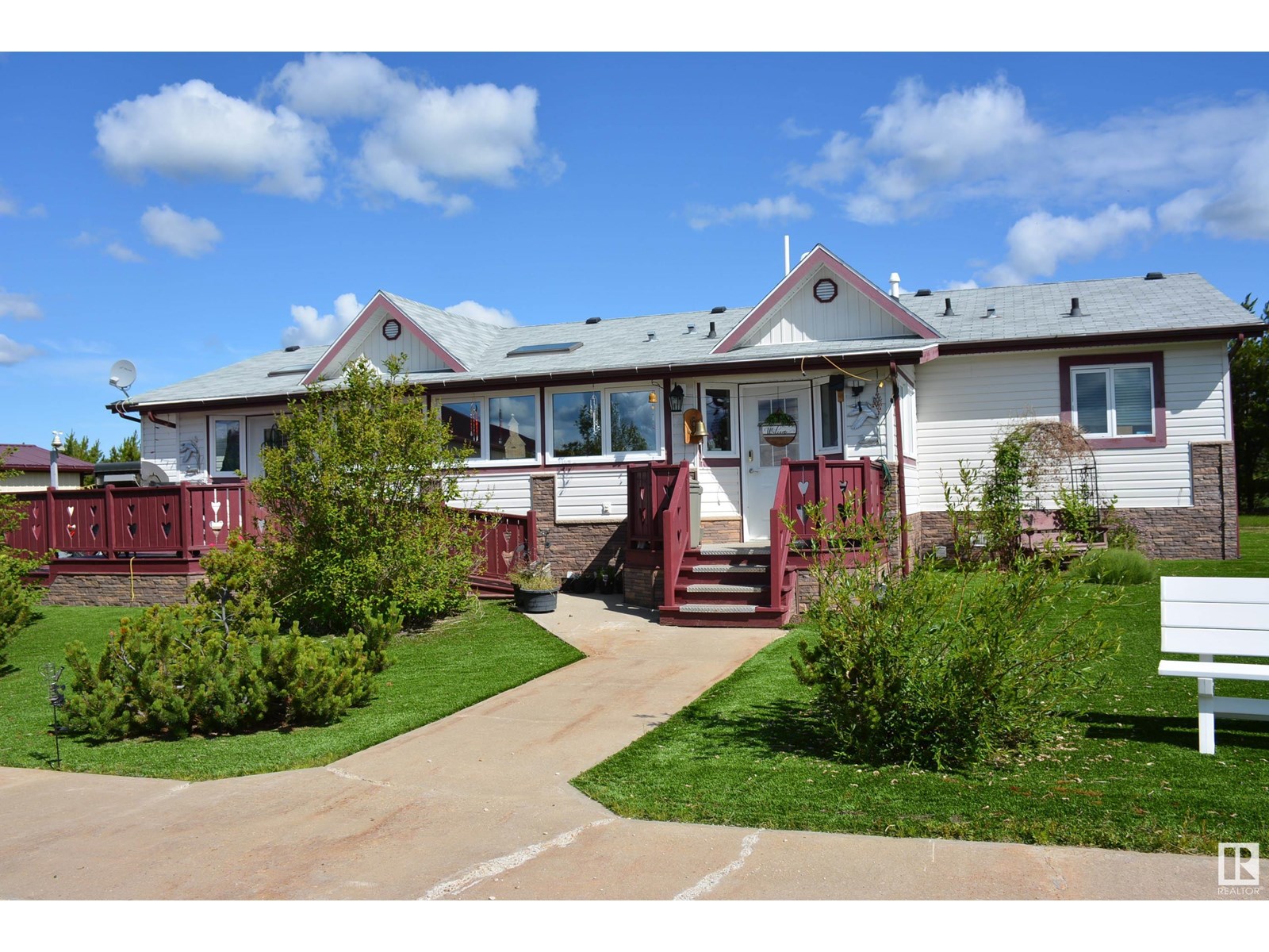 5044 & 5052 NORTH AV, Swan Hills, Alberta