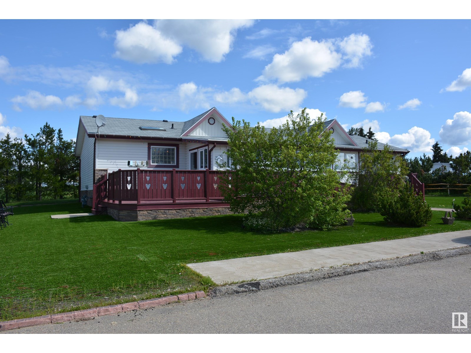 5044 & 5052 North Av, Swan Hills, Alberta  T0G 2C0 - Photo 2 - E4447649