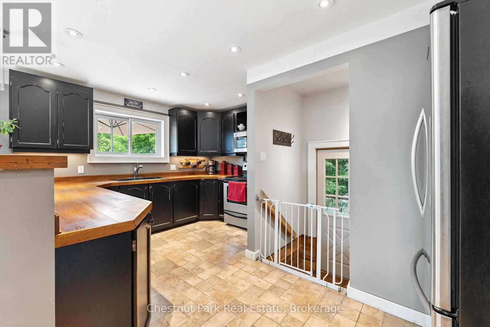 1922 141 Highway, Muskoka Lakes, Ontario  P0B 1M0 - Photo 11 - X12283928