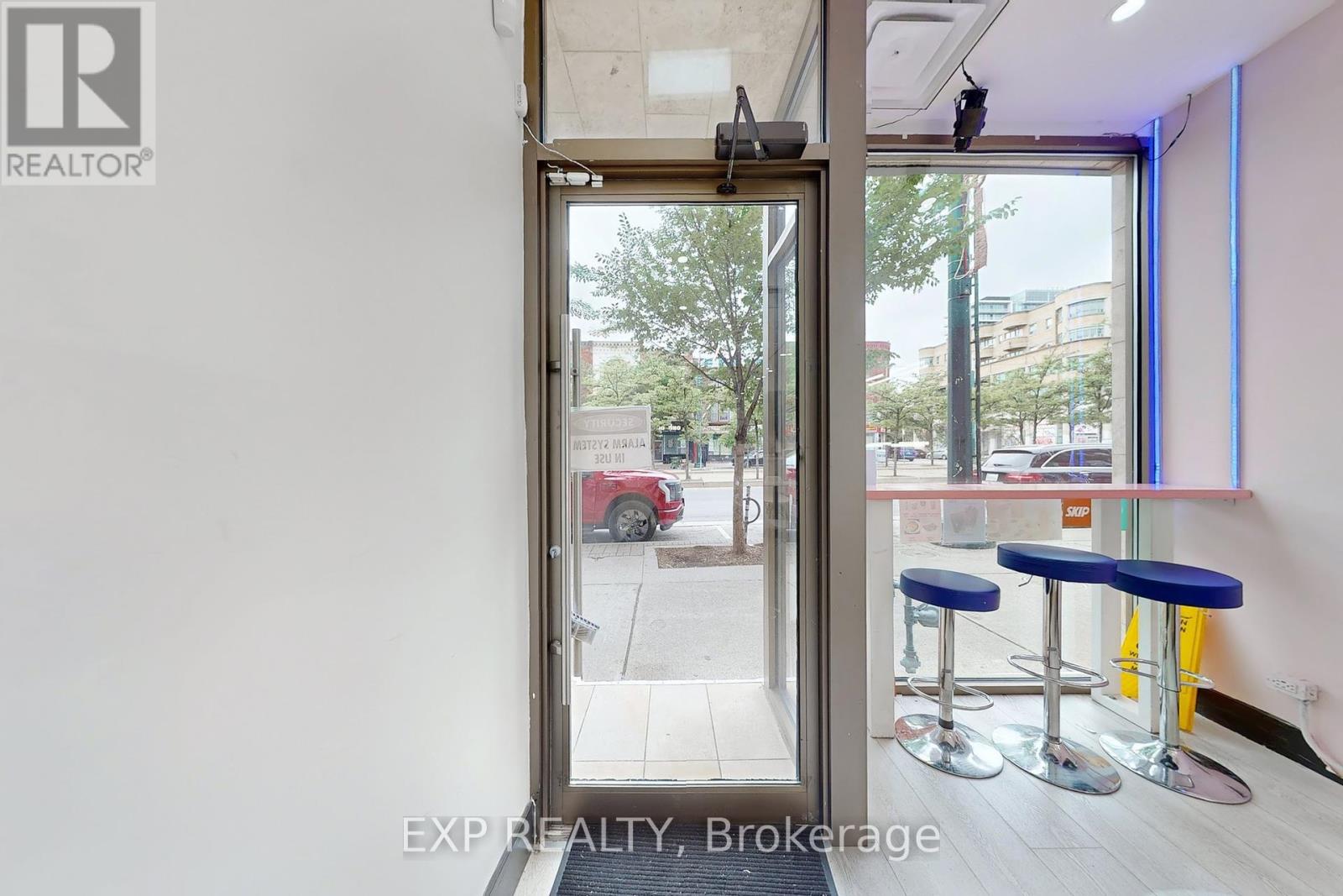 393 Spadina Avenue, Toronto, Ontario  M5T 2G6 - Photo 3 - C12283887