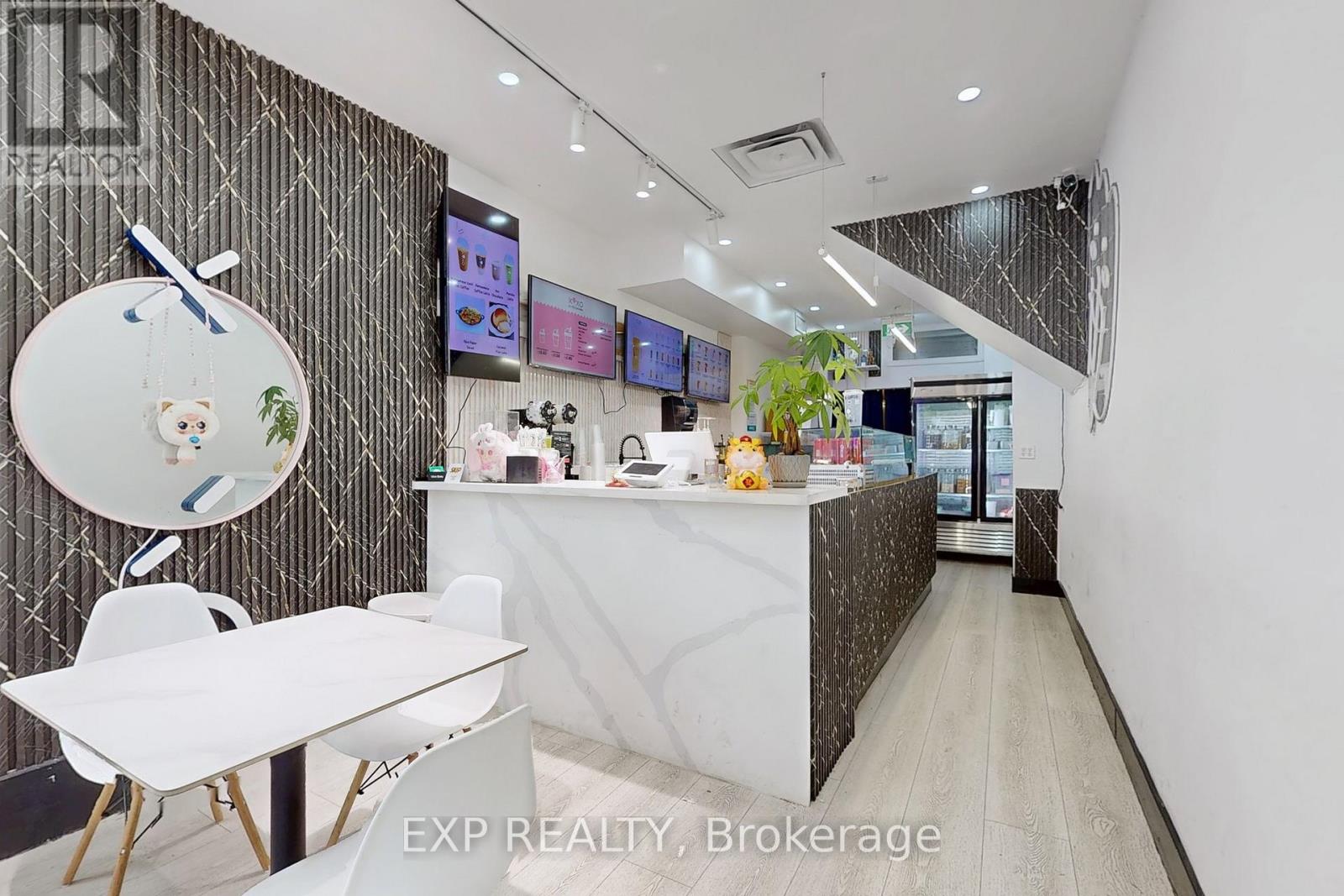 393 Spadina Avenue, Toronto, Ontario  M5T 2G6 - Photo 5 - C12283887