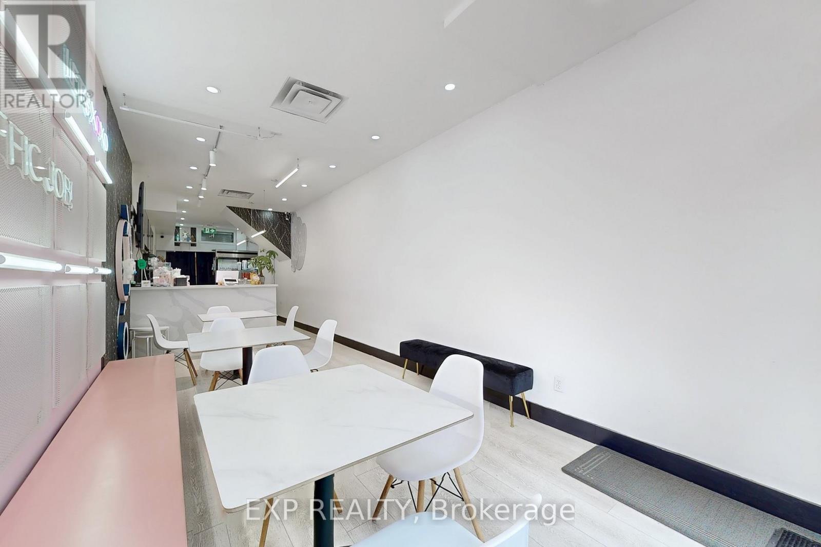 393 Spadina Avenue, Toronto, Ontario  M5T 2G6 - Photo 9 - C12283887