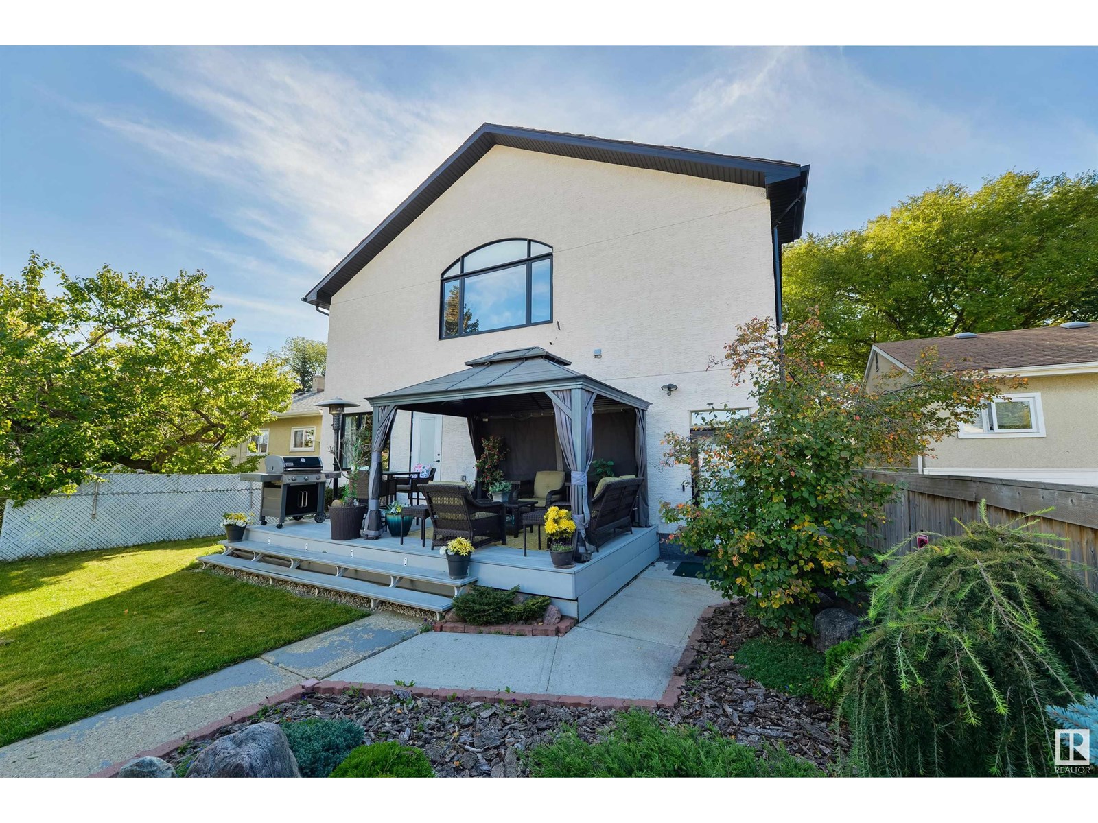 Property at 9720 65 AV NW image 3
