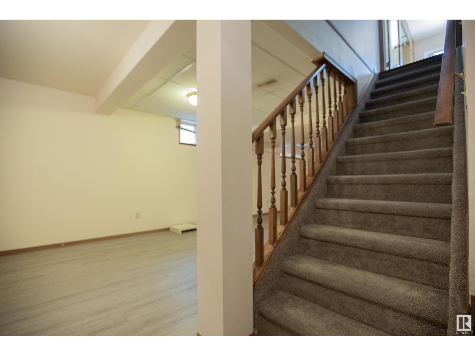 9915 154 Av Nw, Edmonton, Alberta  T5X 5R2 - Photo 32 - E4447657