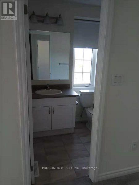 38 Bluegill Crescent, Whitby, Ontario  L1P 0E4 - Photo 6 - E12283897
