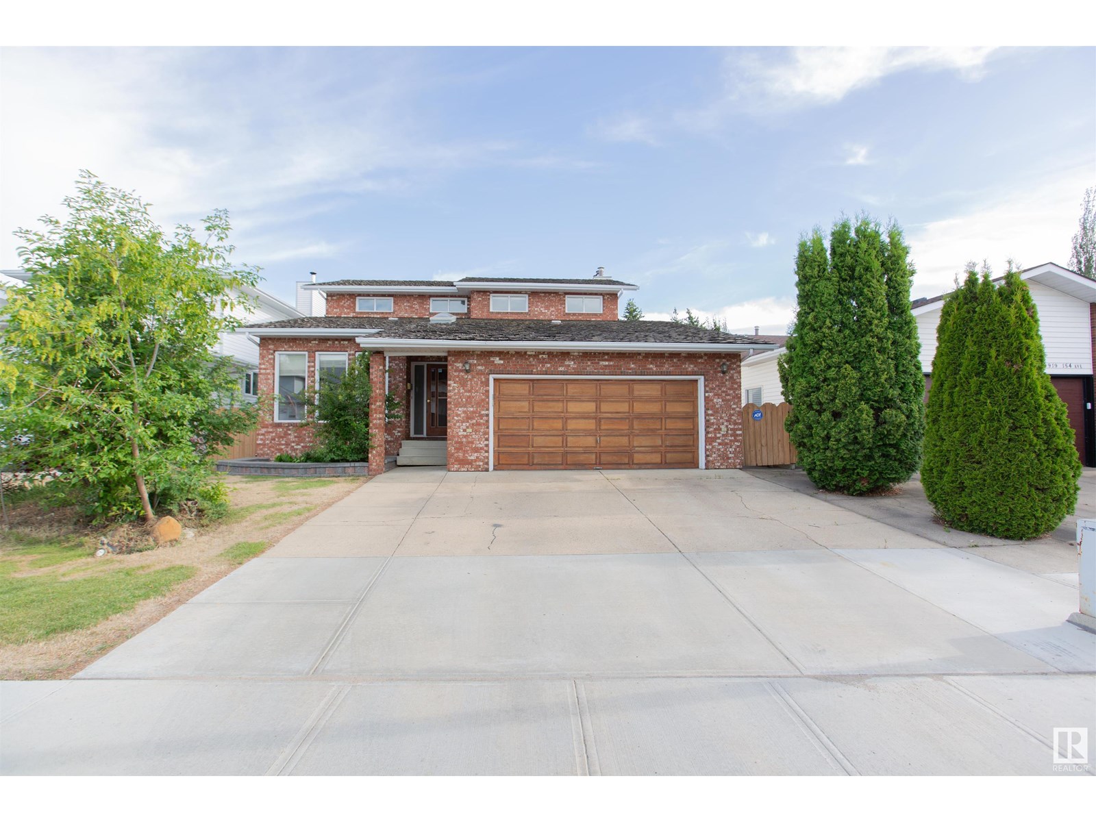 9915 154 AV NW, Edmonton, Alberta