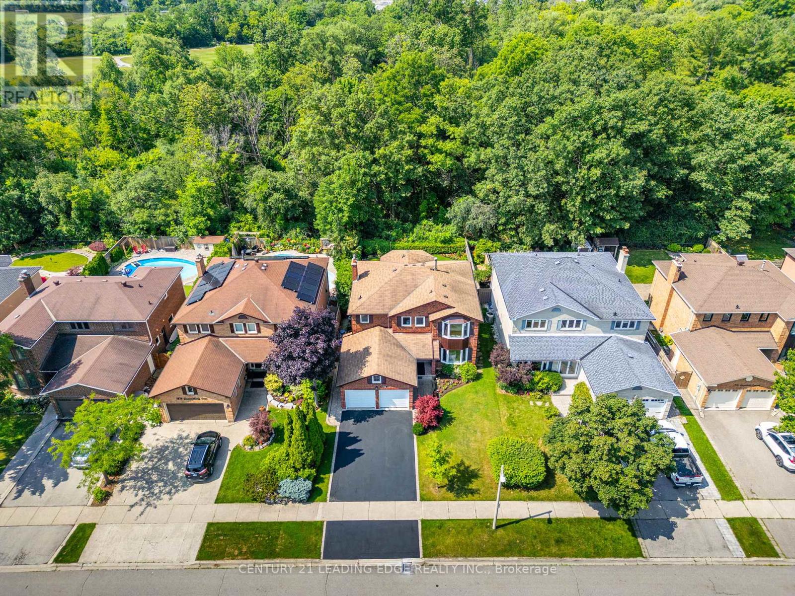 Property at 1482 QUEENSBURY CRESCENT image 3