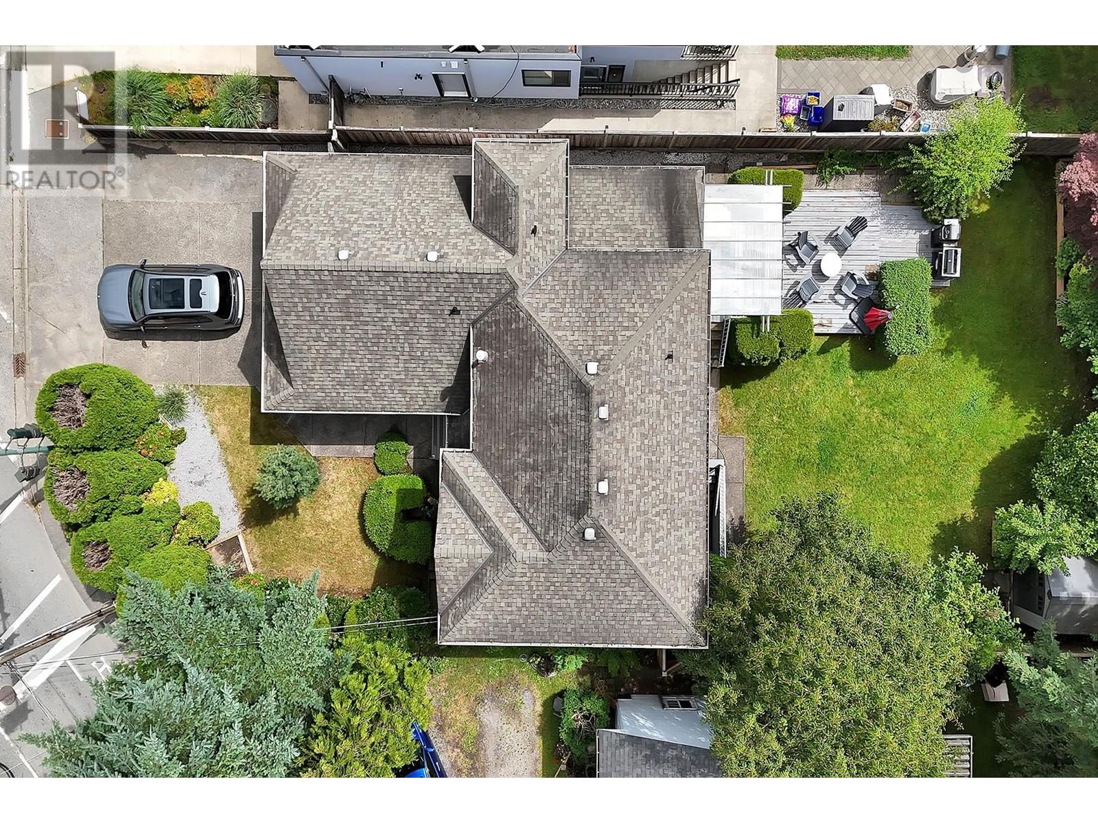 Property at 633 FIR STREET image 3