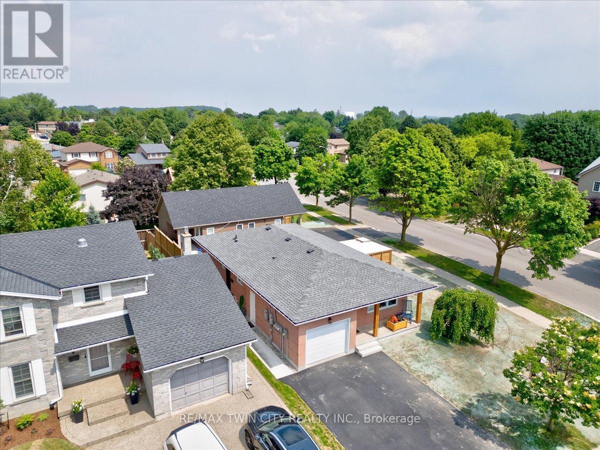Property at 2 PIPERS GREEN COURT image 1
