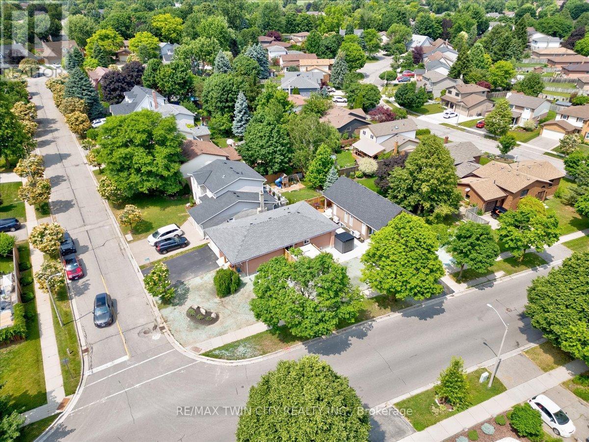Property at 2 PIPERS GREEN COURT image 3
