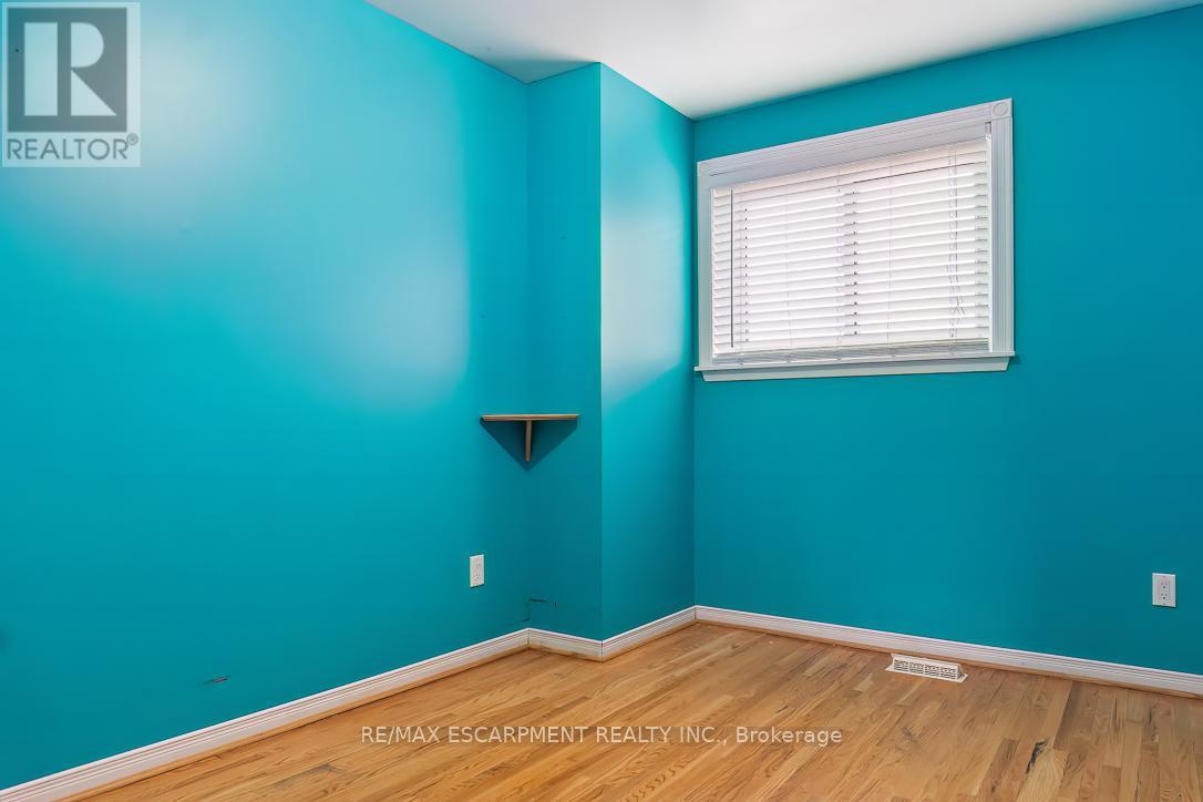 1 Dunbarton Crescent, Brampton (Southgate), Ontario  L6T 1N8 - Photo 20 - W12283927
