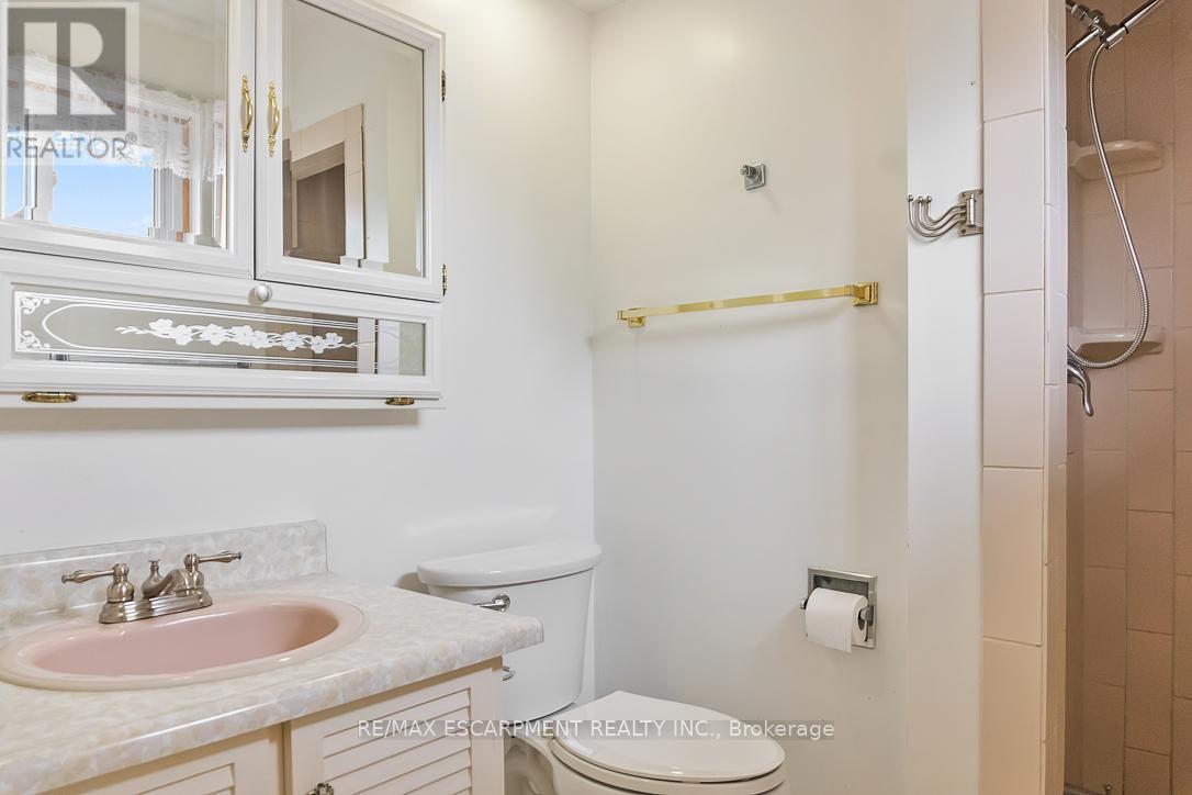 1 Dunbarton Crescent, Brampton (Southgate), Ontario  L6T 1N8 - Photo 29 - W12283927