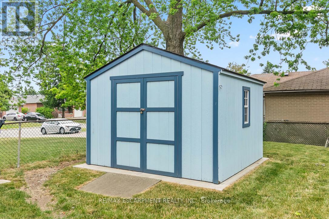 1 Dunbarton Crescent, Brampton (Southgate), Ontario  L6T 1N8 - Photo 39 - W12283927