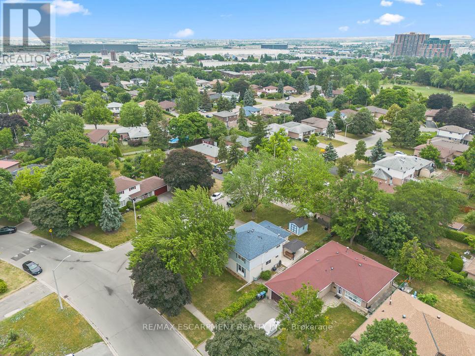 1 Dunbarton Crescent, Brampton (Southgate), Ontario  L6T 1N8 - Photo 42 - W12283927