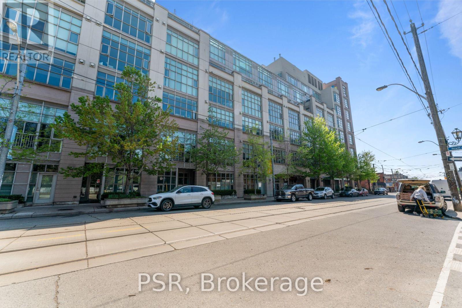 702 - 437 RONCESVALLES AVENUE, Toronto, Ontario