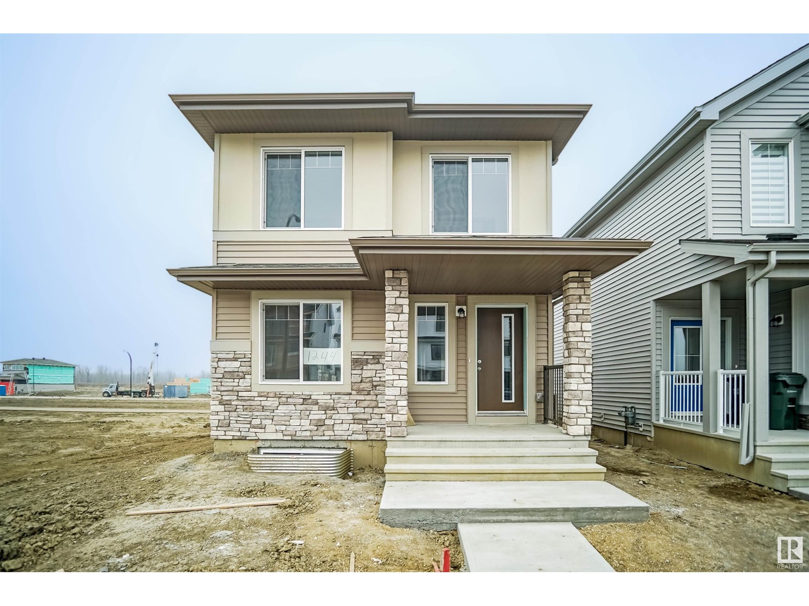 Property at 1072 MCLEOD AV image 1