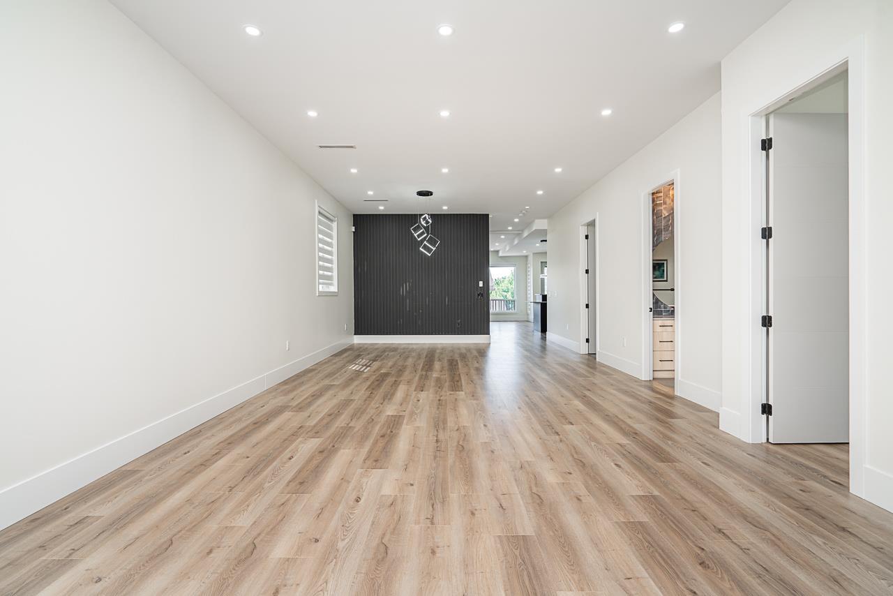 Property at 21010 72 AVENUE image 4