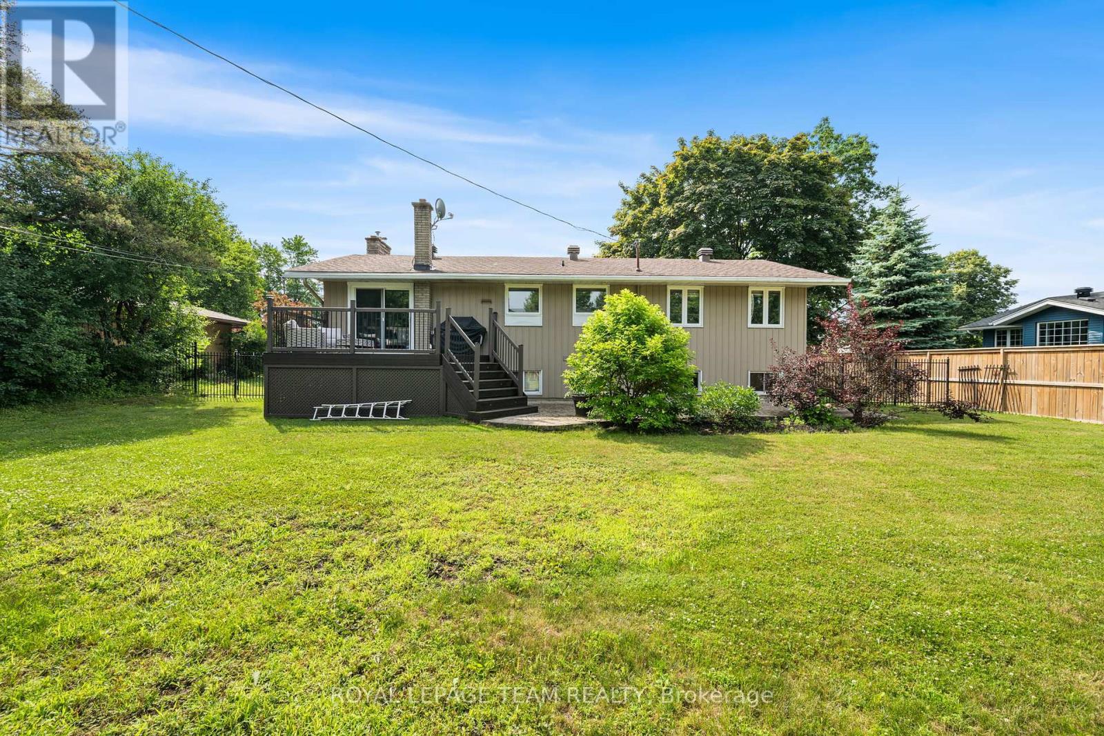 2001 Bel-Air Drive, Ottawa, Ontario  K2C 0X1 - Photo 36 - X12283948
