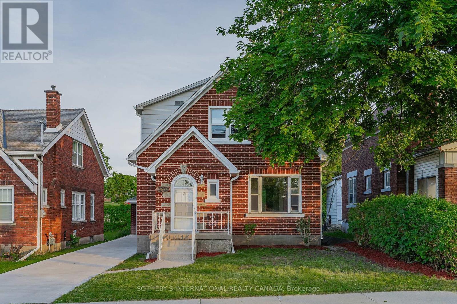 Property at 185 HIGHLAND ROAD W image 2