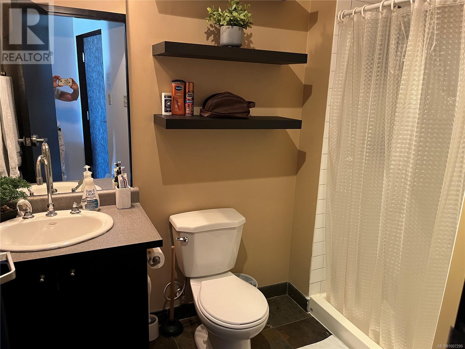 418 1061 Fort St, Victoria, British Columbia  V8V 5A1 - Photo 10 - 1007290